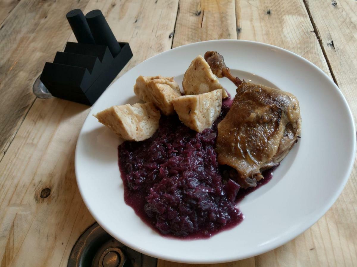 Penzion a Bistro Dílna Třeboň Exterior foto
